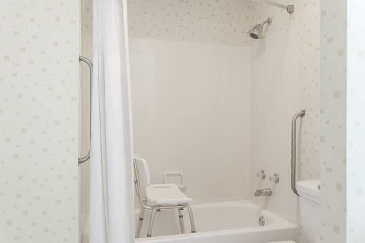 2 Double Beds Accessible Room (2 of 9)