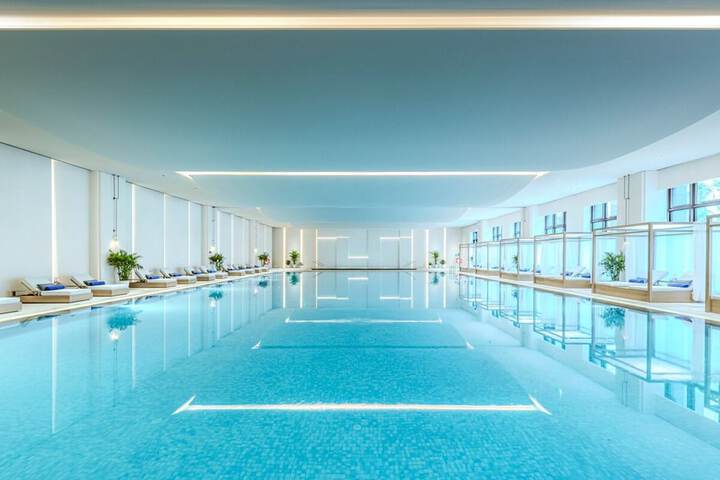 Pool 40 of 83
