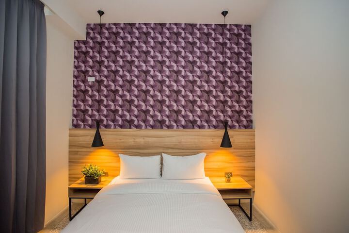 Room 20 of 177
