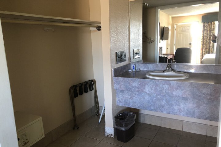 Room 13 of 26