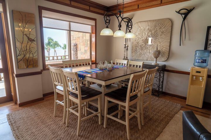 Dining 856 of 927