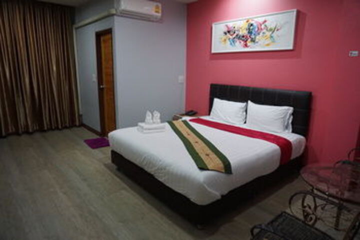 Room 16 of 26