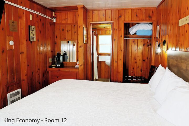 Room 40 of 341