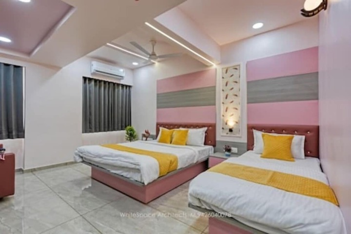 Room 3 of 7