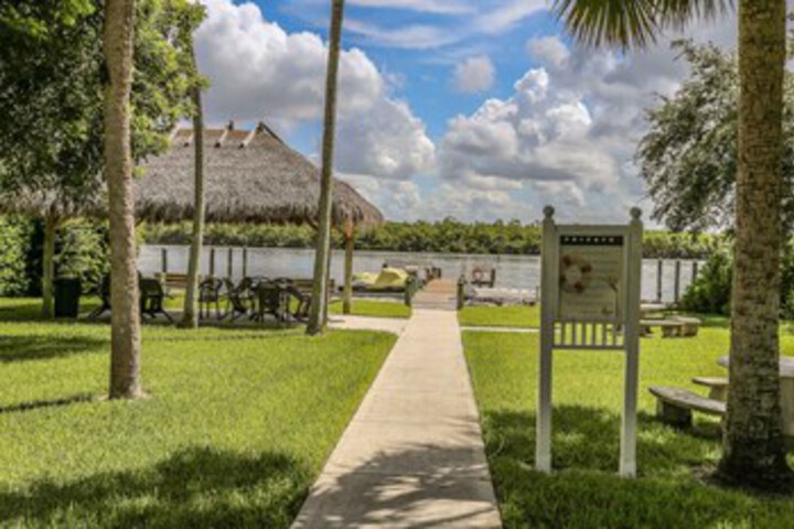 Property Grounds 25 of 34