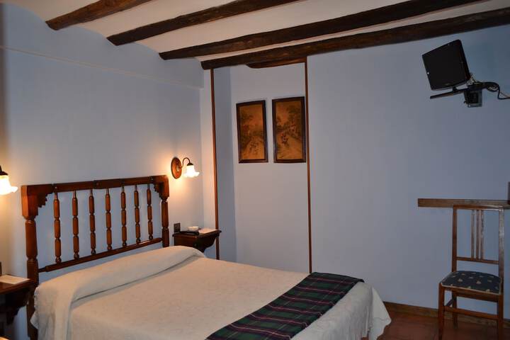 Room 9 of 25