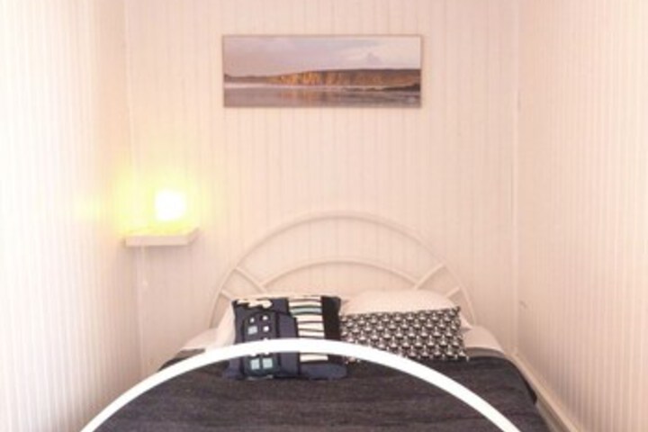 Room 9 of 11