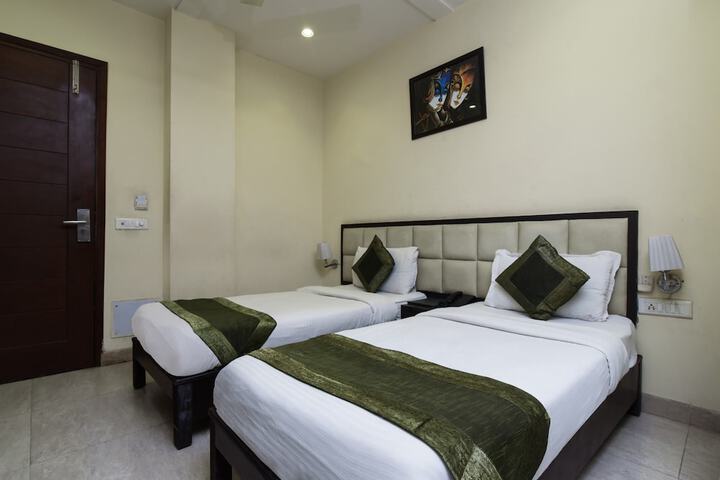 Room 10 of 22