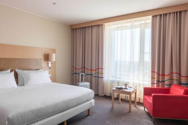 Room 10 of 94