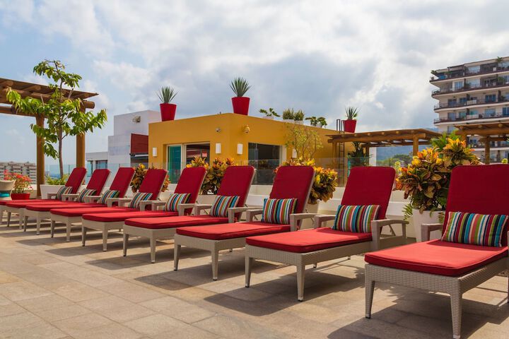 Sundeck 99 of 101