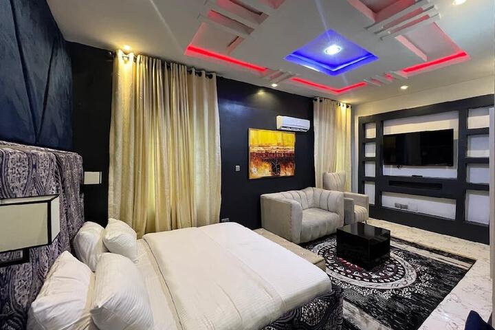 Room 9 of 50