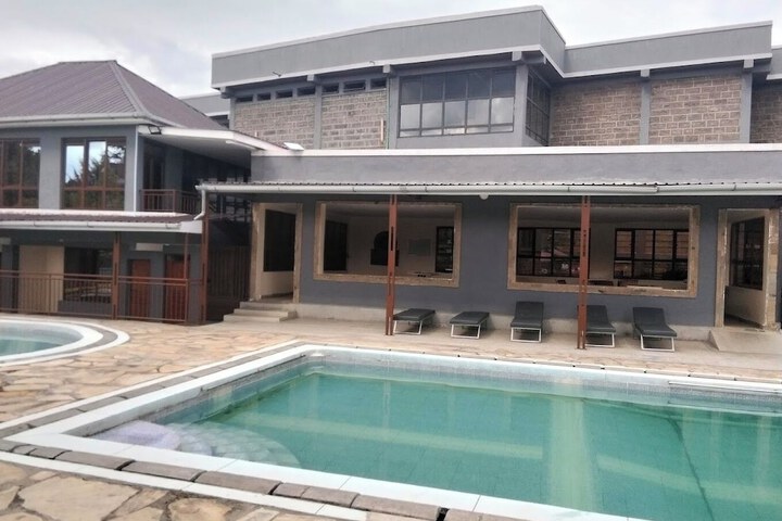Pool 12 of 45