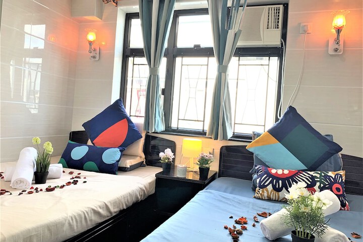 Room 15 of 32