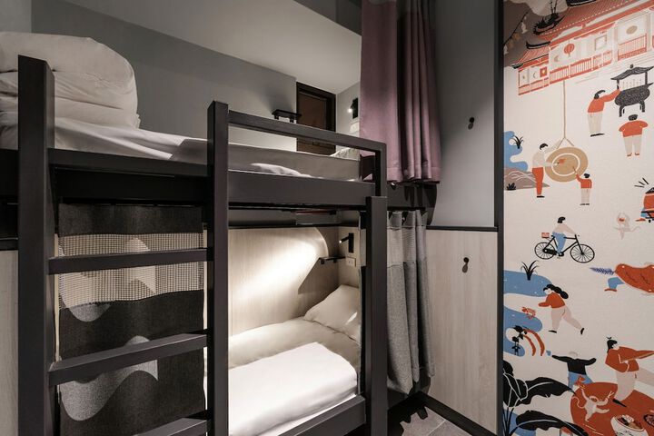 Room 10 of 79