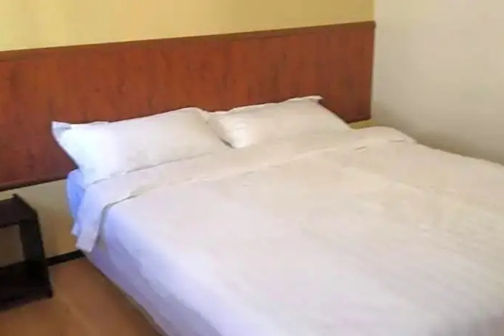 Room 3 of 3