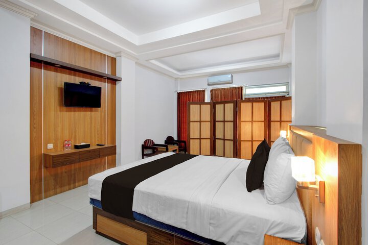 Room 12 of 38