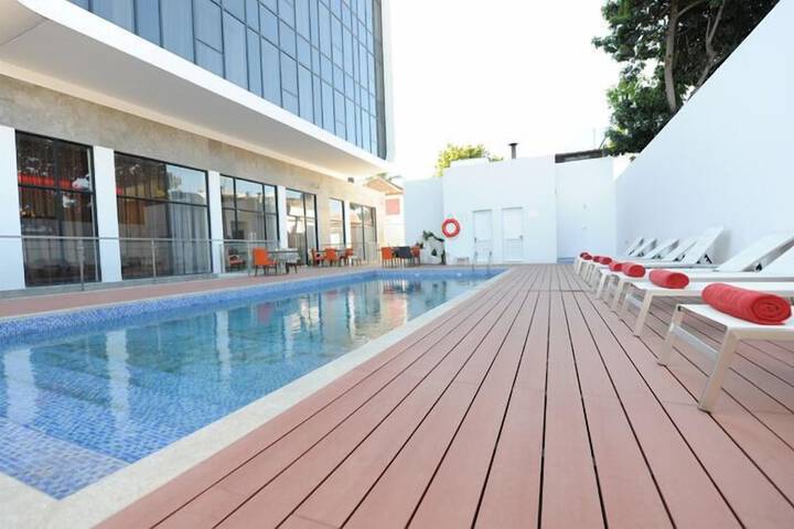 Sundeck 43 of 48