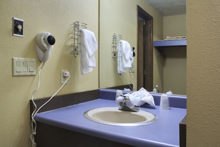 Bathroom sink