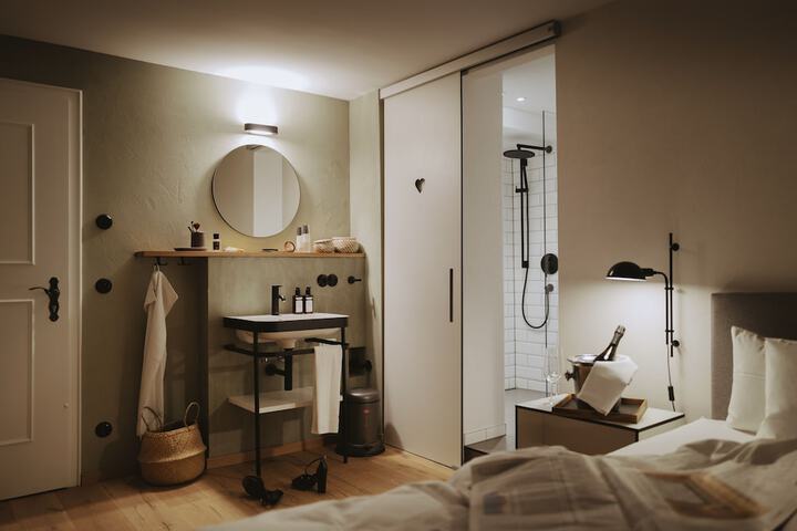 Room 25 of 395