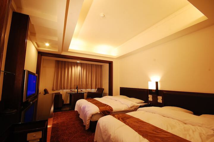 Room 13 of 46