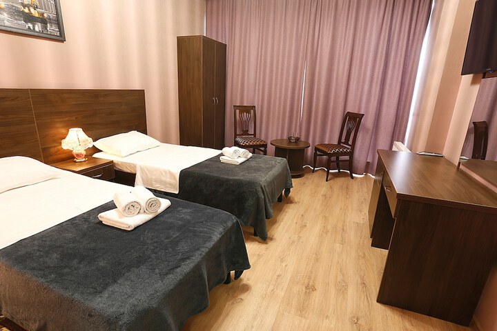Room 8 of 36