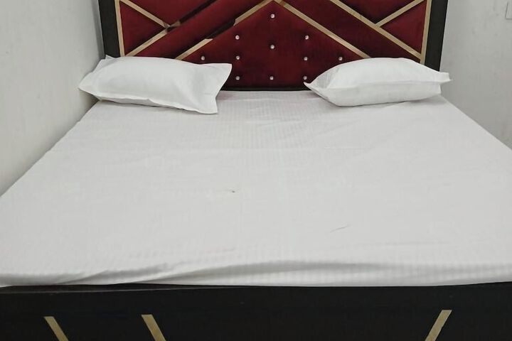 Room 5 of 20