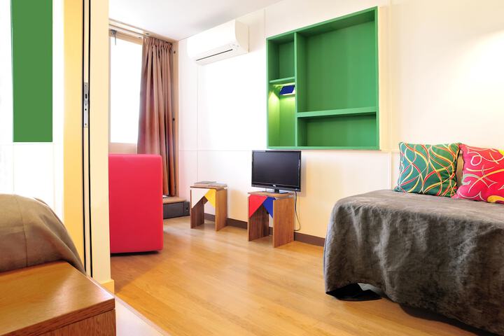 Room 14 of 98