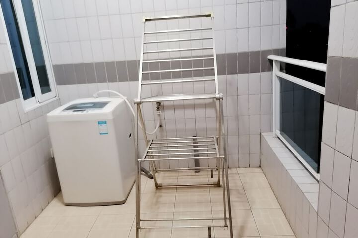 Laundry 21 of 29