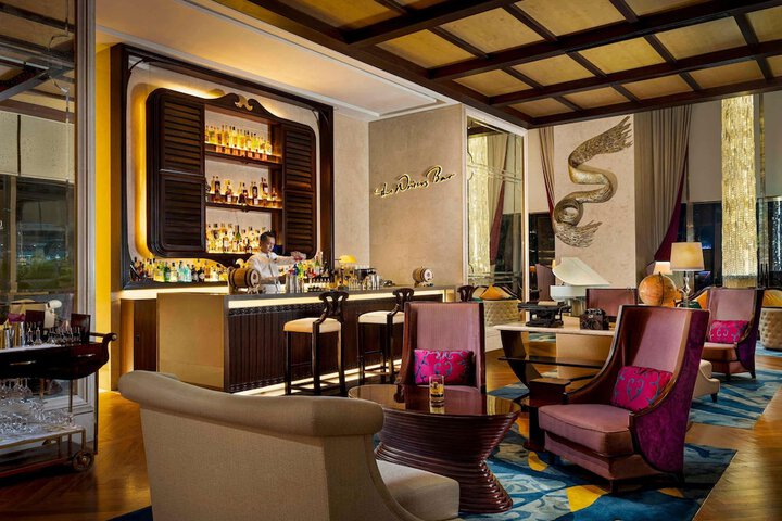 Lounge 95 of 127