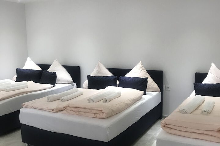Room 6 of 29