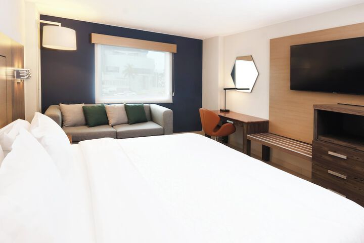 Room 8 of 22