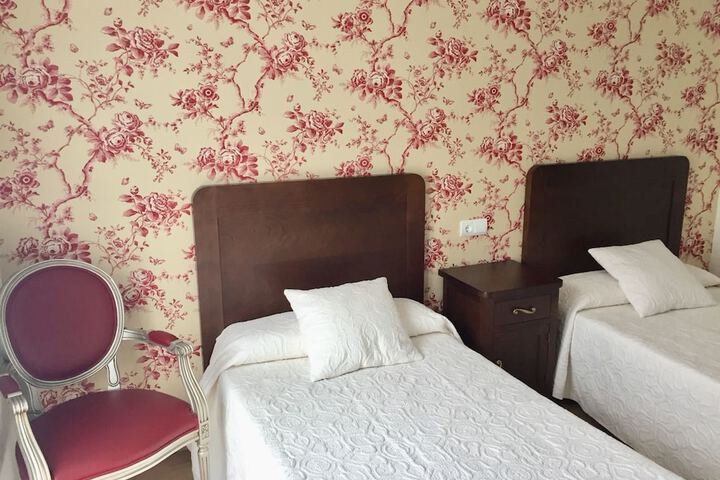 Room 9 of 50