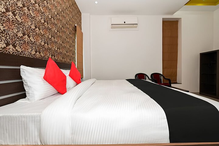 Room 12 of 18