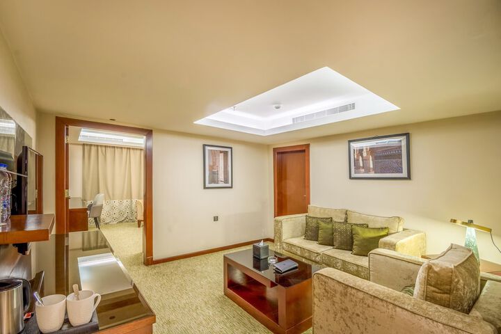 Room 16 of 43