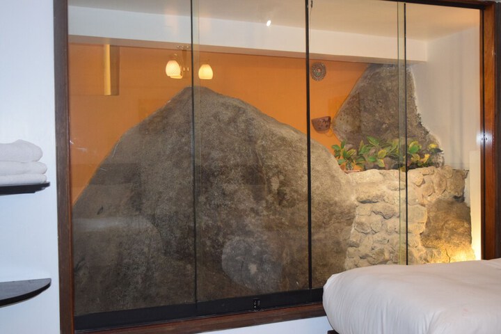 Room 19 of 37