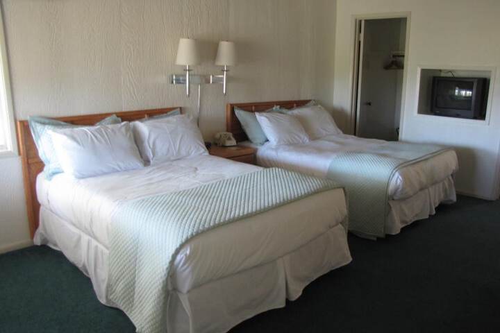 Photo of Bridge Bay Lodge at Shasta Lake
