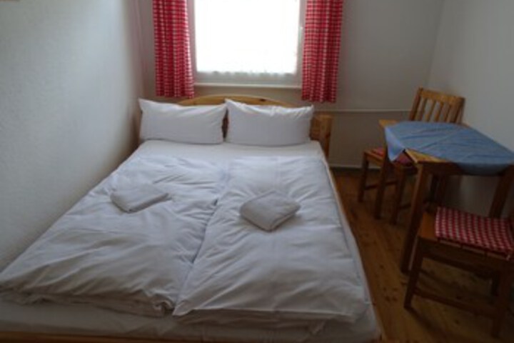 Room 35 of 42