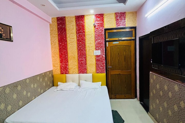 Room 9 of 20