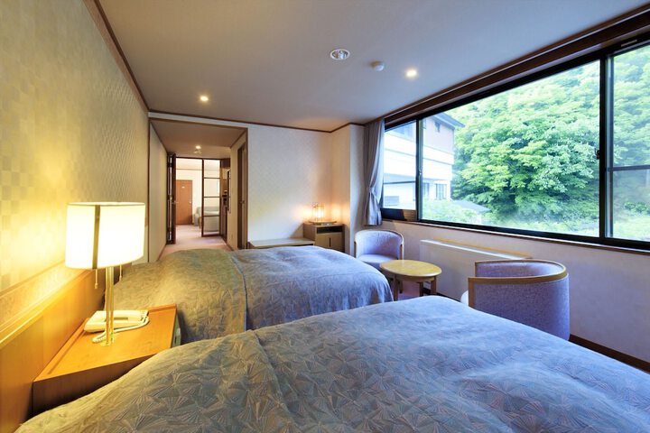 Room 16 of 50
