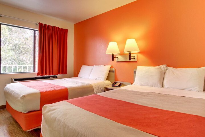 2 Double Beds (21 of 21)