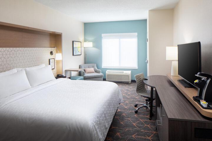 Standard King Bed Accessible (3 of 15)