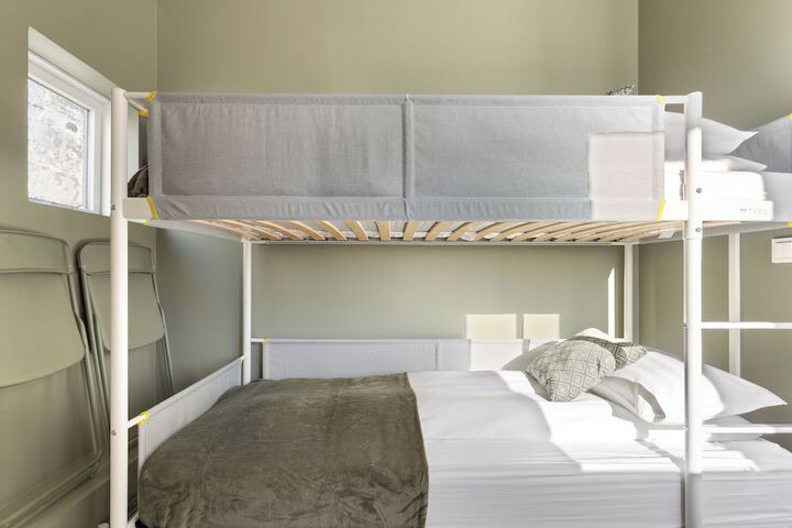 Room 14 of 87