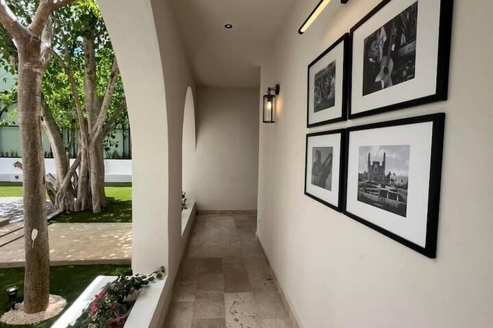 Ballroom/Hall 45 of 62
