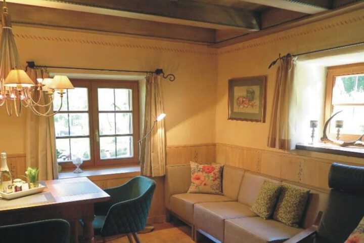 Room 5 of 38