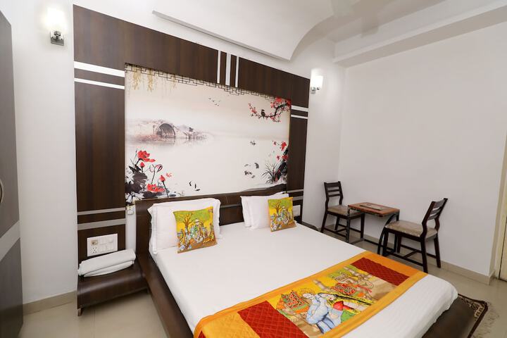 Room 8 of 20