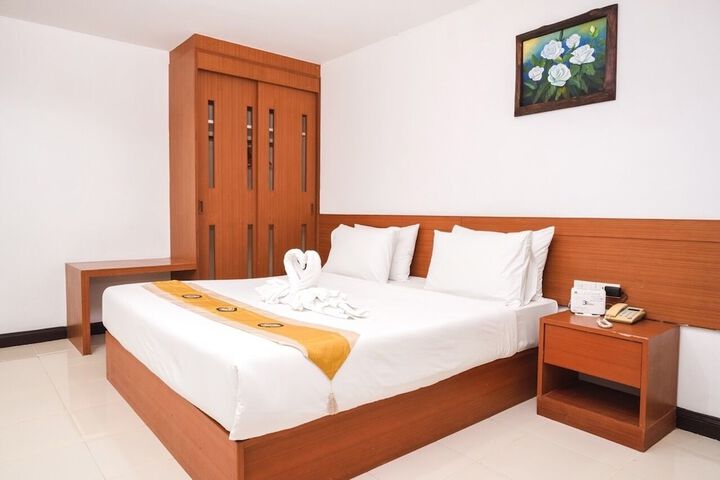 Room 18 of 33