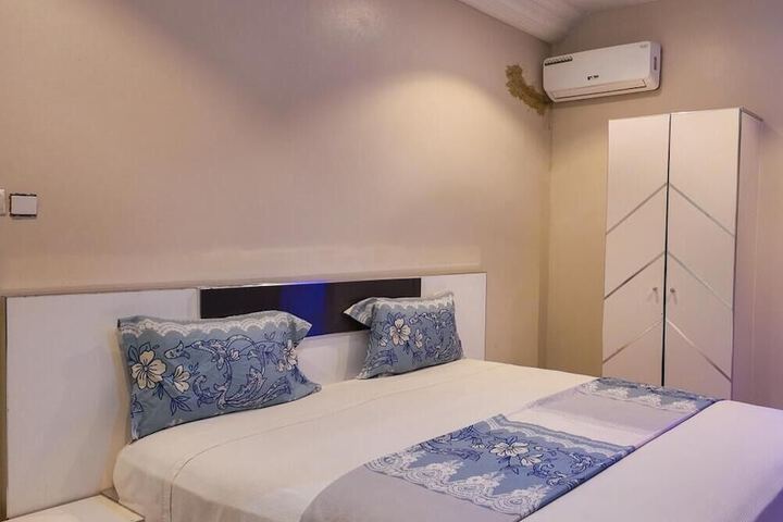 Room 3 of 21