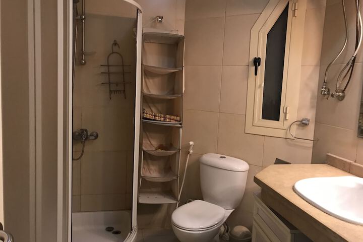 Room 102 of 126