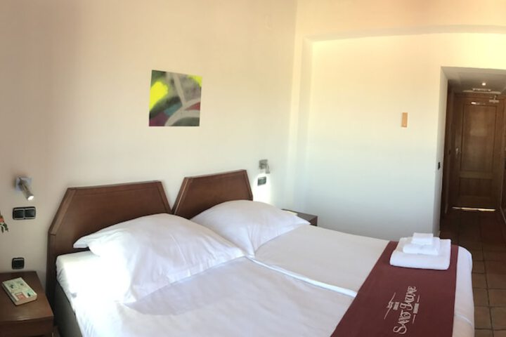 Room 15 of 138