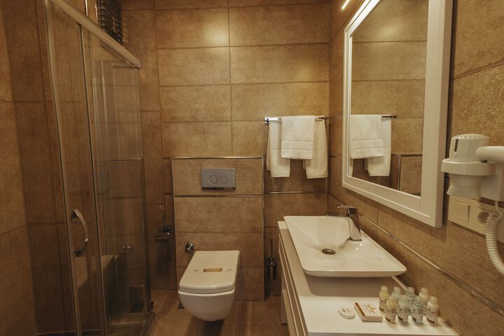 Room 14 of 22